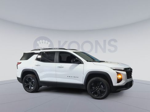 New 2026 Chevrolet Equinox LT w/ Midnight Edition FWD image 4
