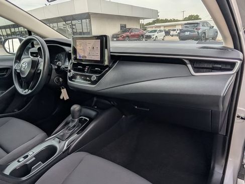Used 2025 Toyota Corolla LE FWD image 23
