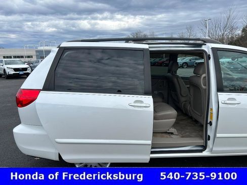 Used 2007 Toyota Sienna XLE image 17