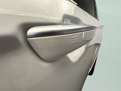 Used 2023 Jeep Grand Cherokee Summit image 5