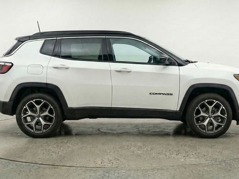 Used 2025 Jeep Compass Limited AWD/4WD image 11