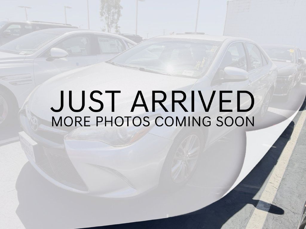 Used 2017 Toyota Camry SE FWD image 1