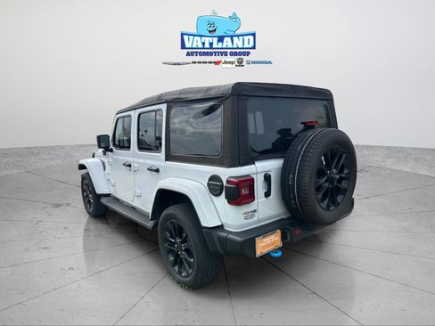 Used 2023 Jeep Wrangler Unlimited Sahara w/ Cold Weather Group AWD/4WD image 3