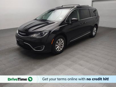 Used 2018 Chrysler Pacifica Touring-L w/ Premium Audio Group