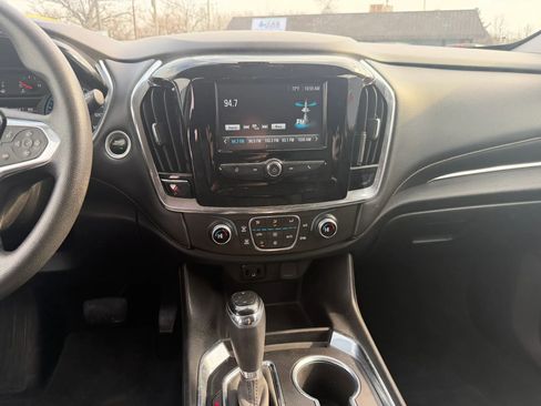 Used 2018 Chevrolet Traverse LS image 17