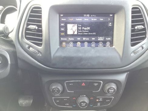 Used 2021 Jeep Compass Latitude image 10