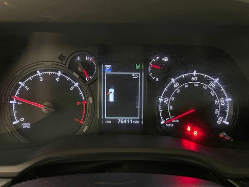 Used 2022 Toyota 4Runner SR5 Premium w/ Moonroof Package AWD/4WD image 29