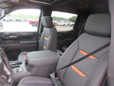 New 2026 GMC Sierra 1500 AT4 w/ AT4 Premium Package AWD/4WD image 13
