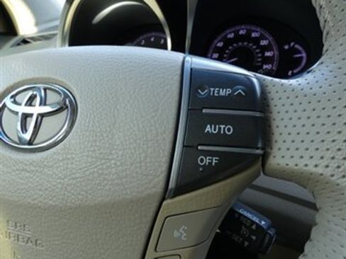 Used 2011 Toyota Avalon Limited image 25