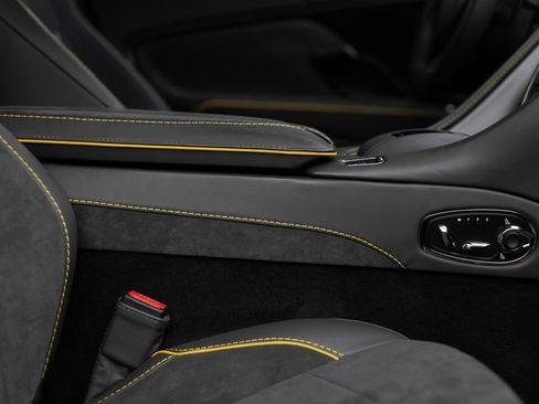 Used 2022 Aston Martin DBS Superleggera Volante image 44