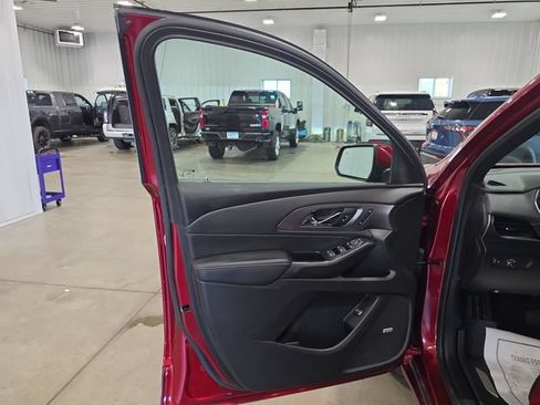 Used 2023 Chevrolet Traverse Premier AWD/4WD image 26