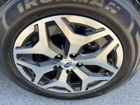 Certified 2024 Subaru Forester Premium AWD/4WD image 11