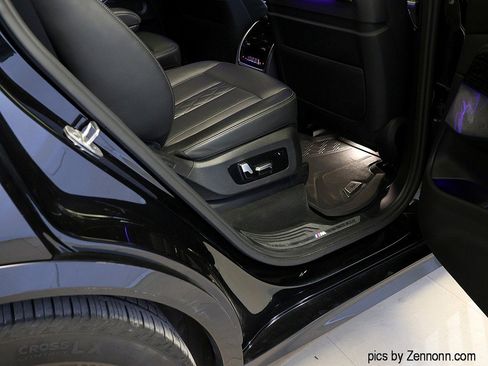 Used 2021 BMW X7 M50i w/ Executive Package image 39