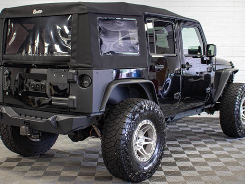 Used 2007 Jeep Wrangler Unlimited Sahara AWD/4WD image 3