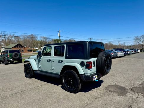 Used 2023 Jeep Wrangler Sahara image 4
