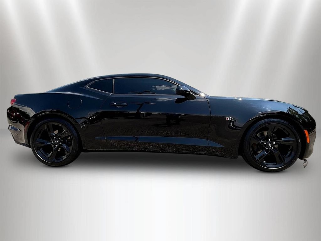 Used 2022 Chevrolet Camaro LT RWD image 4