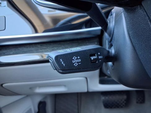 Used 2022 Audi Q7 Premium Plus image 17