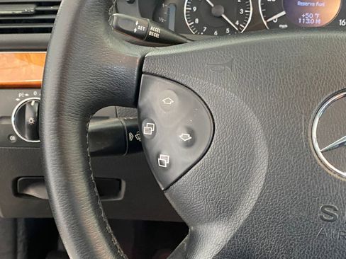 Used 2005 Mercedes-Benz E 500 4MATIC Sedan image 17