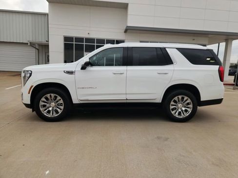 Used 2025 GMC Yukon Denali AWD/4WD image 4