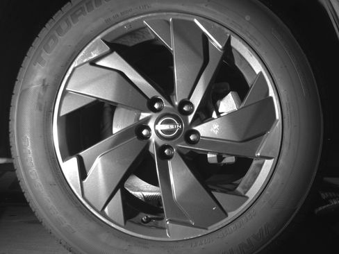 Used 2025 Nissan Rogue SV FWD image 13