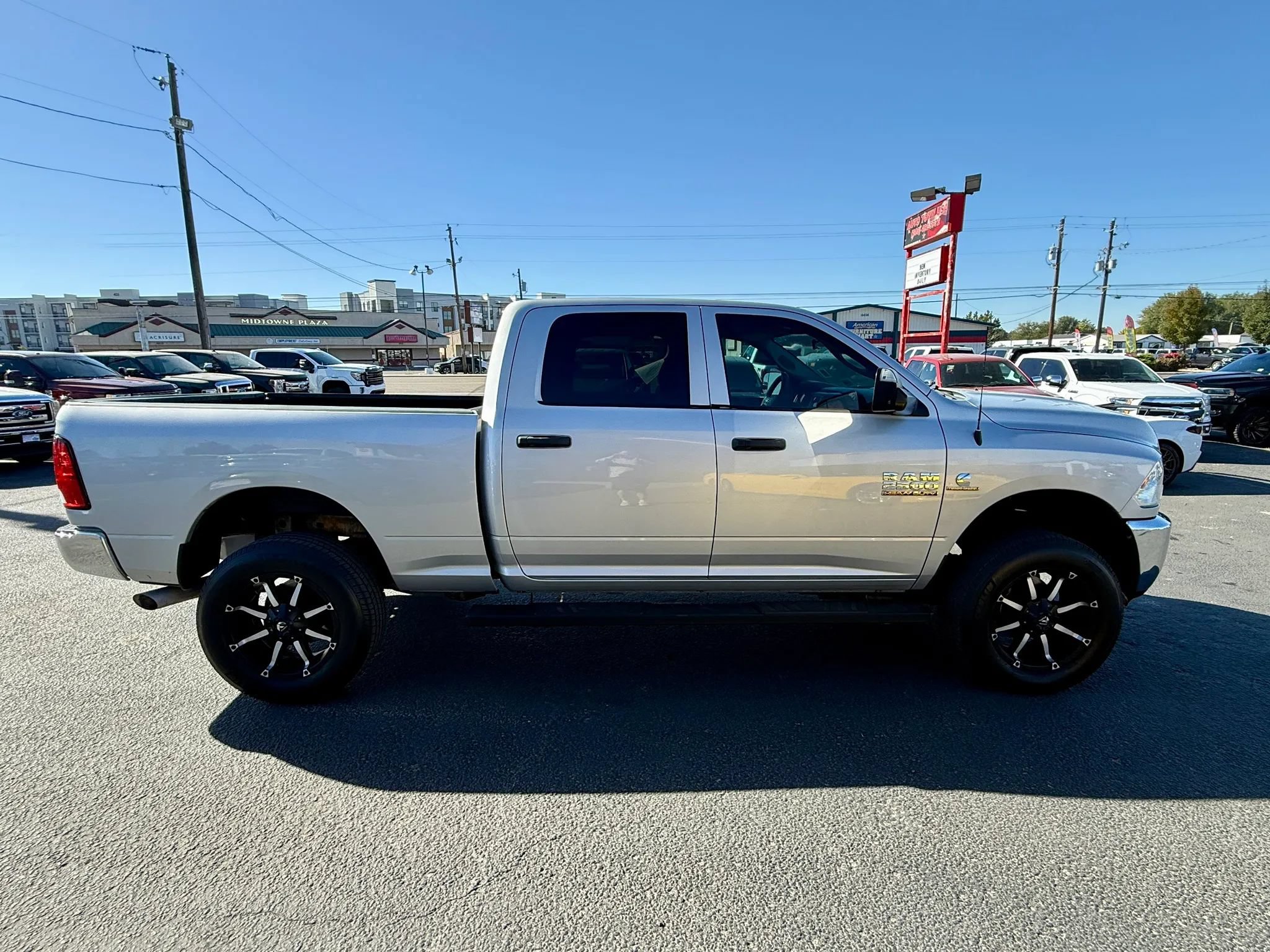 Used 2016 RAM 2500 Tradesman w/ Chrome Appearance Group AWD/4WD image 6