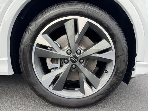 Used 2024 Audi Q4 e-tron Premium w/ Convenience Package image 18