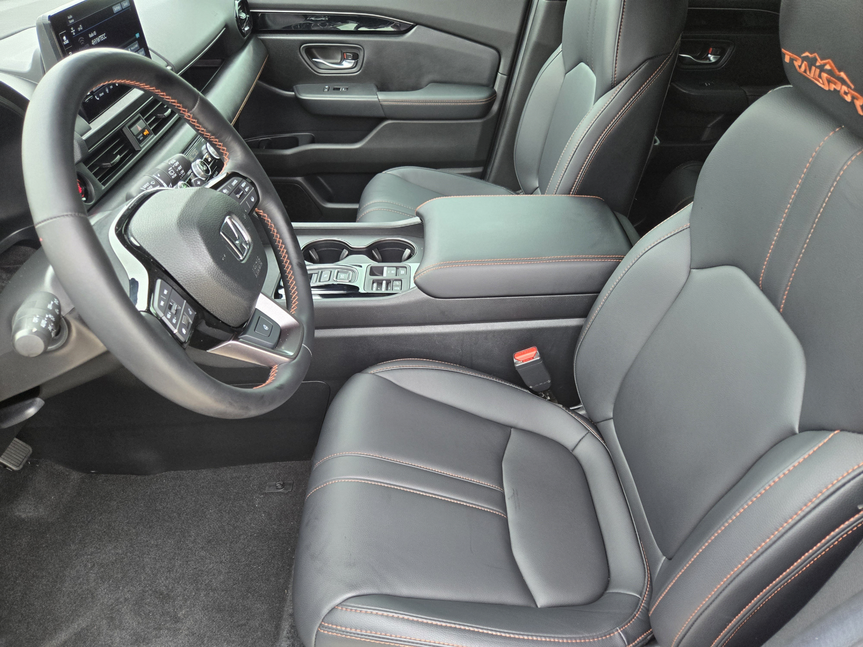 Certified 2025 Honda Pilot TrailSport image 9