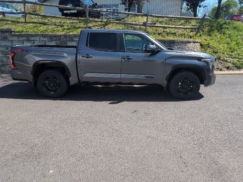 Used 2025 Toyota Tundra Platinum w/ TRD Off-Road Package AWD/4WD image 2