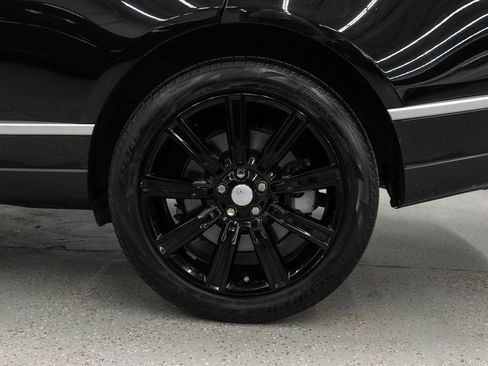 Used 2017 Land Rover Range Rover HSE image 37