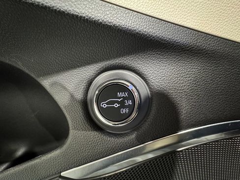 Used 2019 Buick Enclave Essence image 29