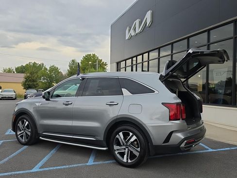 Used 2023 Kia Sorento SX Prestige w/ Panoramic Sunroof Package AWD/4WD image 18
