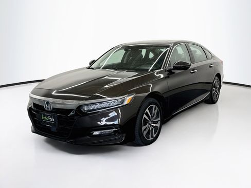 Used 2018 Honda Accord Touring image 3