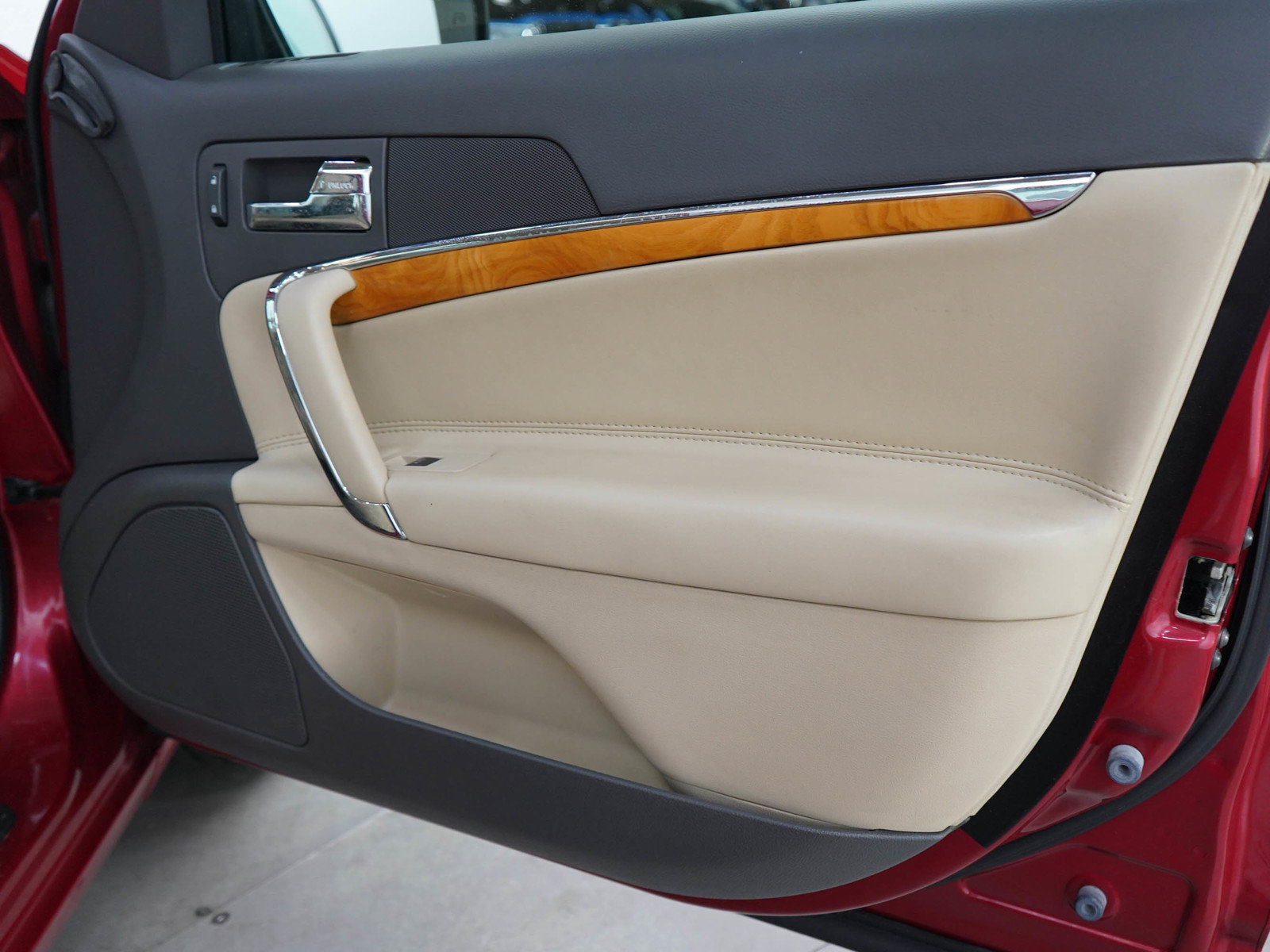 Used 2012 Lincoln MKZ FWD image 9