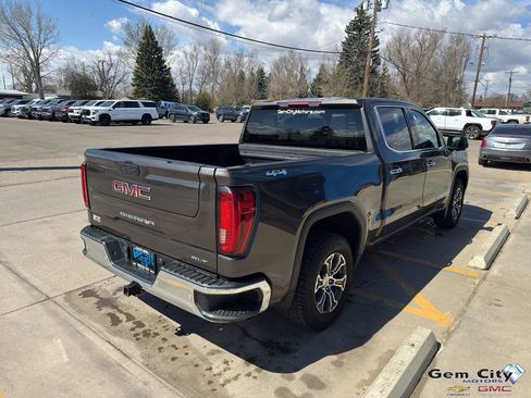 Used 2019 GMC Sierra 1500 SLT w/ Driver Alert Package I AWD/4WD image 5