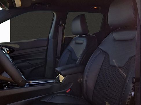 New 2026 Jeep Compass Latitude image 12