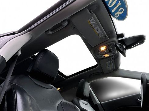 Used 2018 Jeep Compass Limited w/ Navigation Group image 26