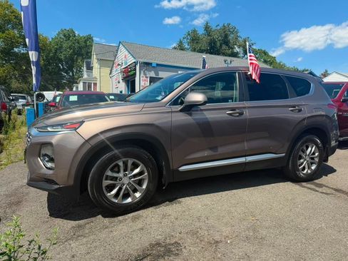 Used 2019 Hyundai Santa Fe SE FWD image 9