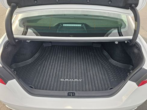 Used 2023 Toyota Camry SE w/ Cold Weather Package image 14