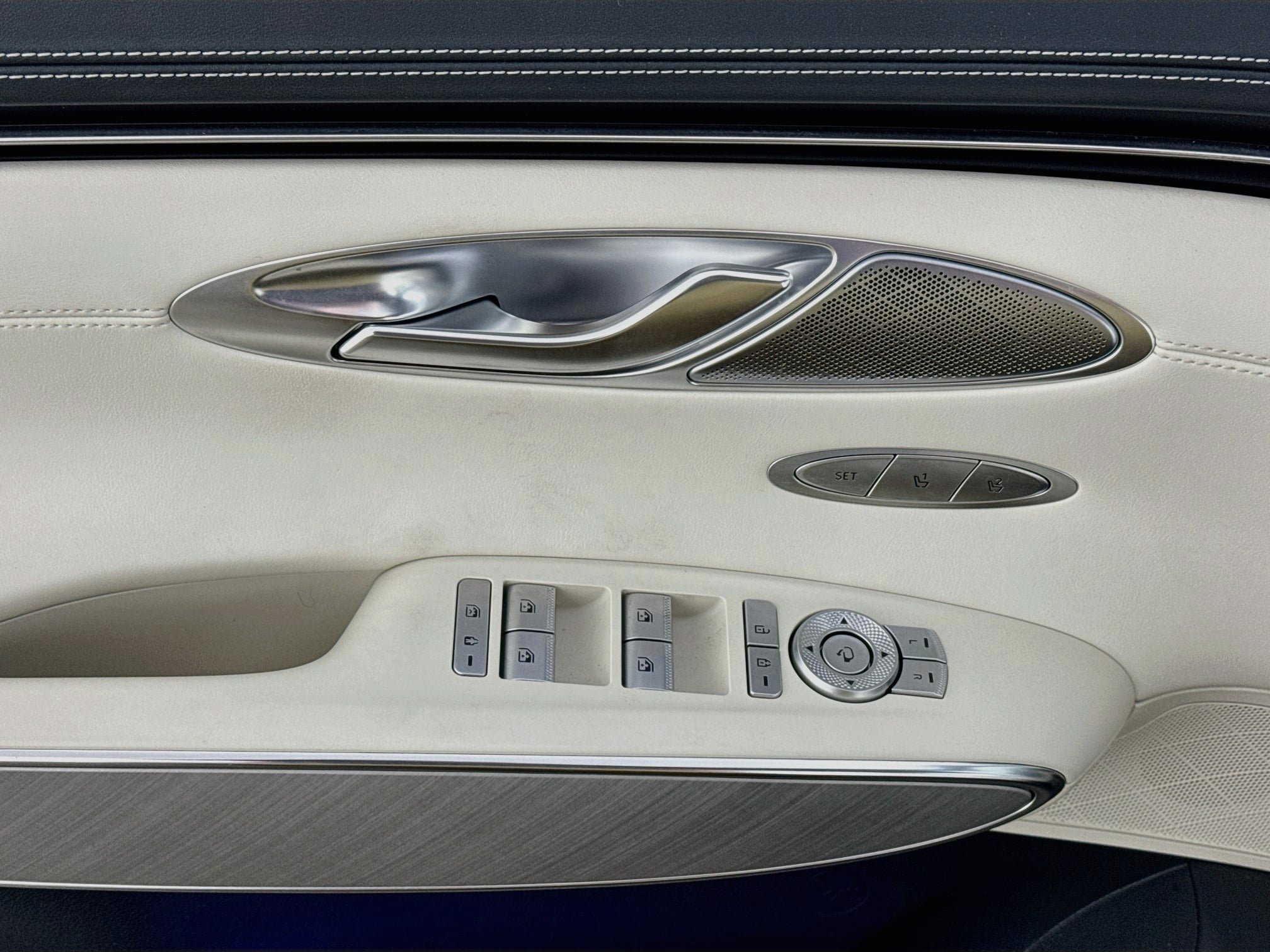 Used 2025 Genesis Electrified GV70 w/ Prestige Package AWD/4WD image 21