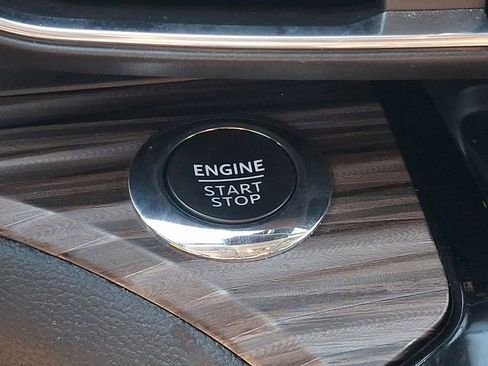 Used 2023 Ford Explorer Limited w/ Equipment Group 301A AWD/4WD image 20