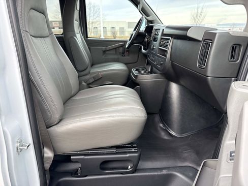 Used 2025 Chevrolet Express 2500 LS w/ Enhanced Convenience Package image 14