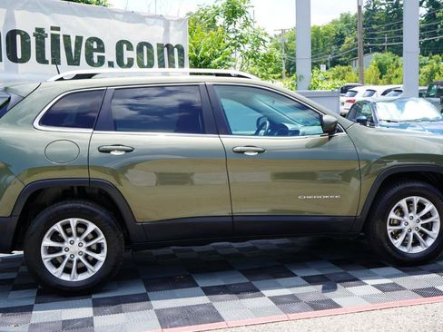 Used 2019 Jeep Cherokee Latitude w/ Popular Appearance Group AWD/4WD image 11