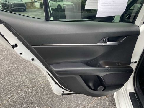 Used 2024 Toyota Camry SE image 30