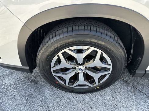 Certified 2023 Subaru Forester Premium AWD/4WD image 10