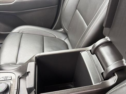 Used 2023 GMC Acadia SLT image 19