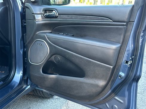 Used 2020 Jeep Grand Cherokee Overland image 13