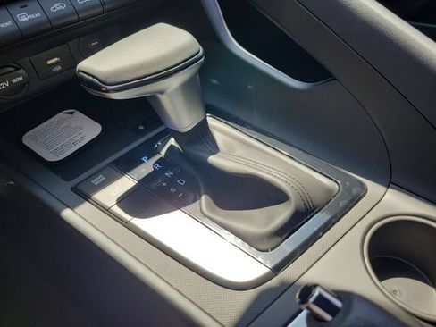 New 2026 Hyundai Elantra SEL Sport FWD image 17
