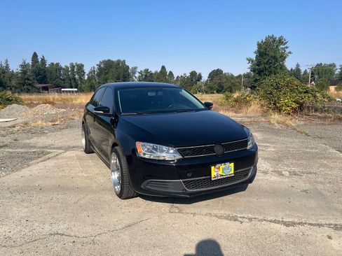 Used 2013 Volkswagen Jetta SE FWD image 30