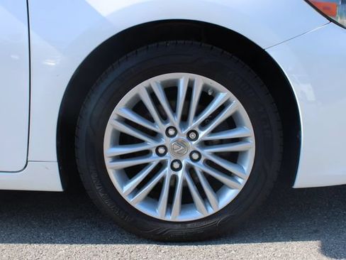 Used 2013 Lexus ES 350 w/ Luxury Pkg FWD image 38