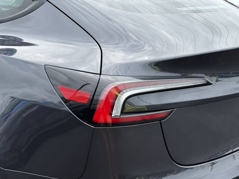 Used 2025 Tesla Model 3 Long Range RWD image 10
